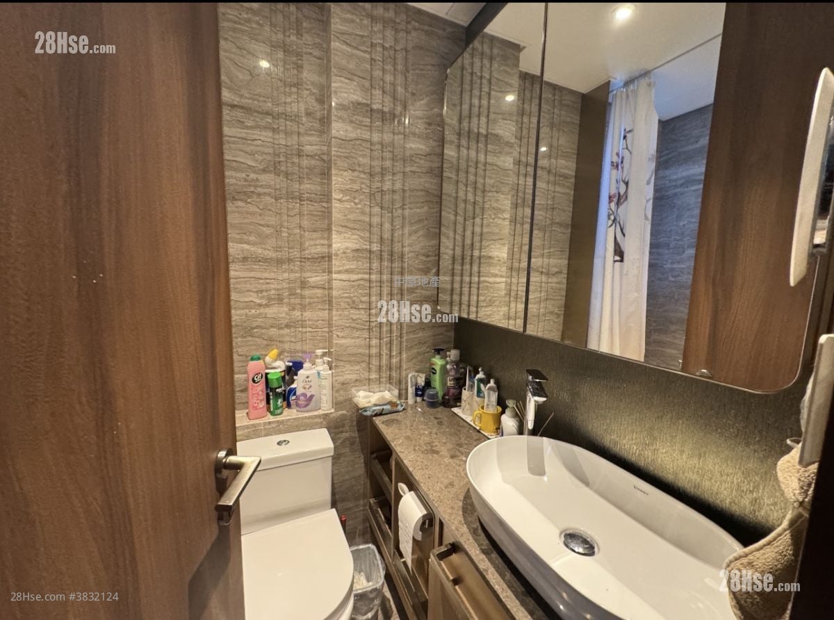 Maya Sell 2 Bedrooms 531 ft²