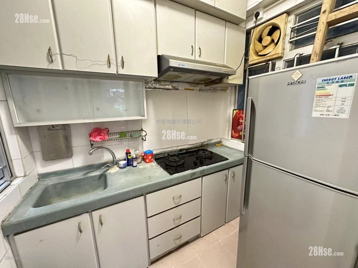 Bong Hing Building Rental 3 Bedrooms , 1 Bathroom 421 ft²