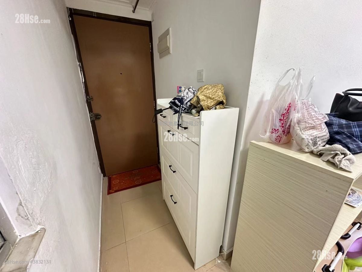 Bong Hing Building Rental 3 Bedrooms , 1 Bathroom 421 ft²