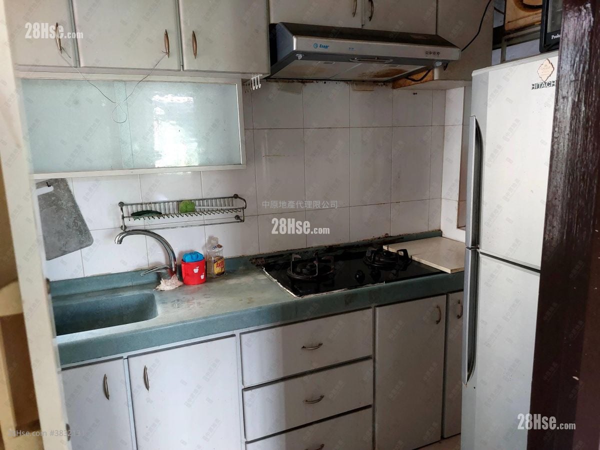 Bong Hing Building Rental 3 Bedrooms , 1 Bathroom 421 ft²
