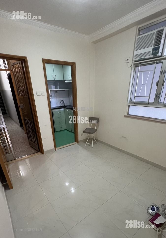 Wang Kwong Building Sell 3 Bedrooms , 1 Bathroom 386 ft²