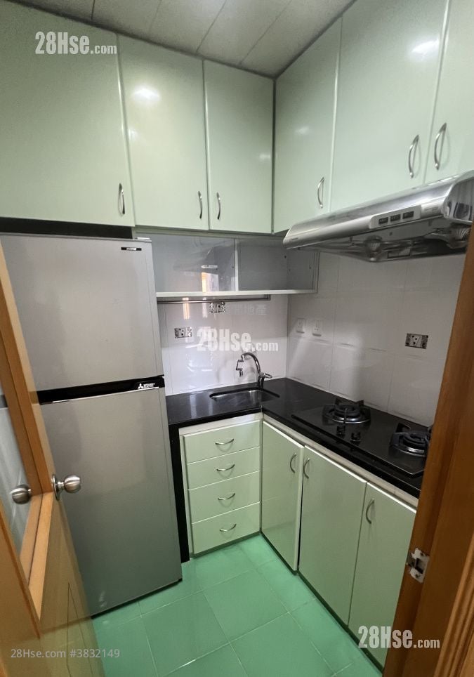 Wang Kwong Building Sell 3 Bedrooms , 1 Bathroom 386 ft²