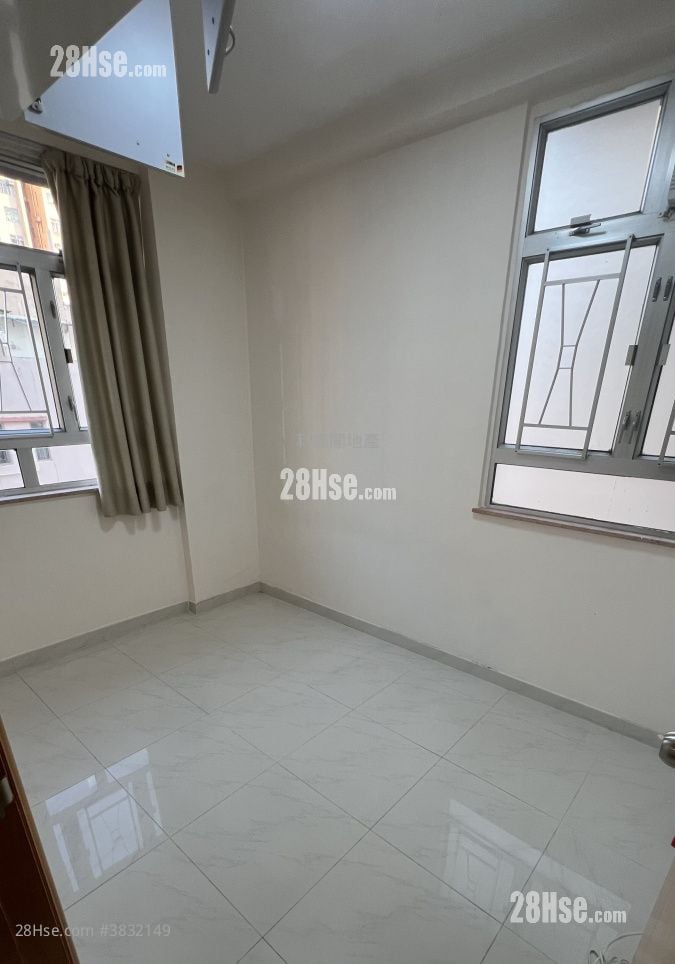 Wang Kwong Building Sell 3 Bedrooms , 1 Bathroom 386 ft²