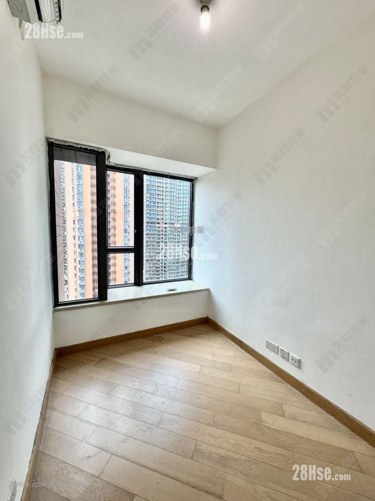 Yoho Midtown Rental 2 Bedrooms , 1 Bathroom 443 ft²
