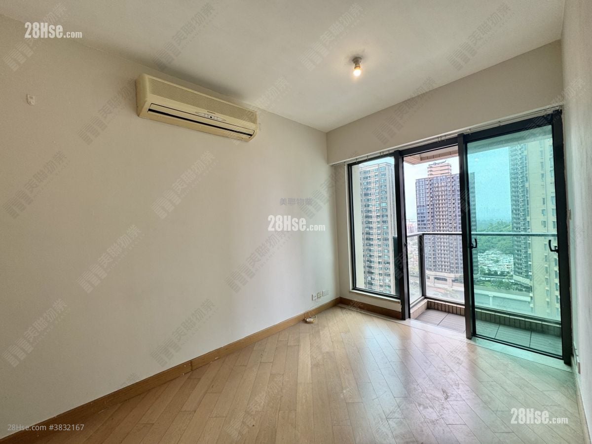 Yoho Midtown Rental 2 Bedrooms , 1 Bathroom 443 ft²