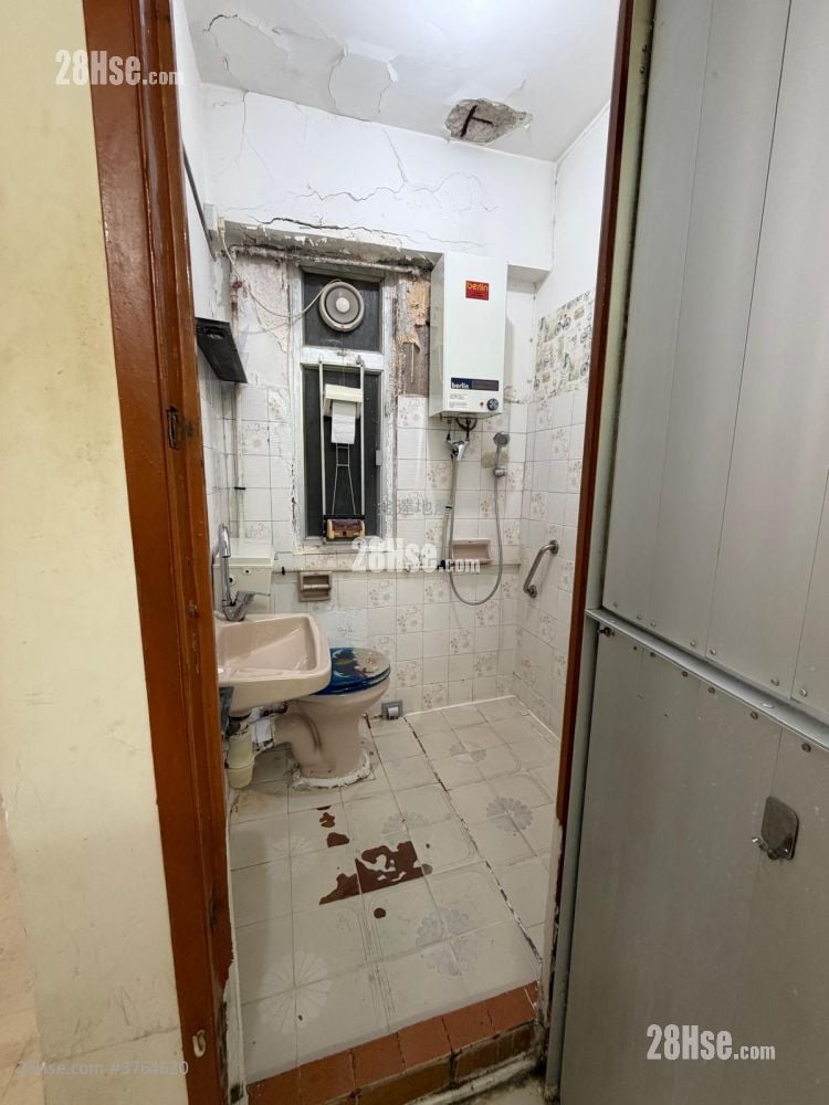 I-Feng Mansions Sell 3 Bedrooms , 1 Bathroom 502 ft²
