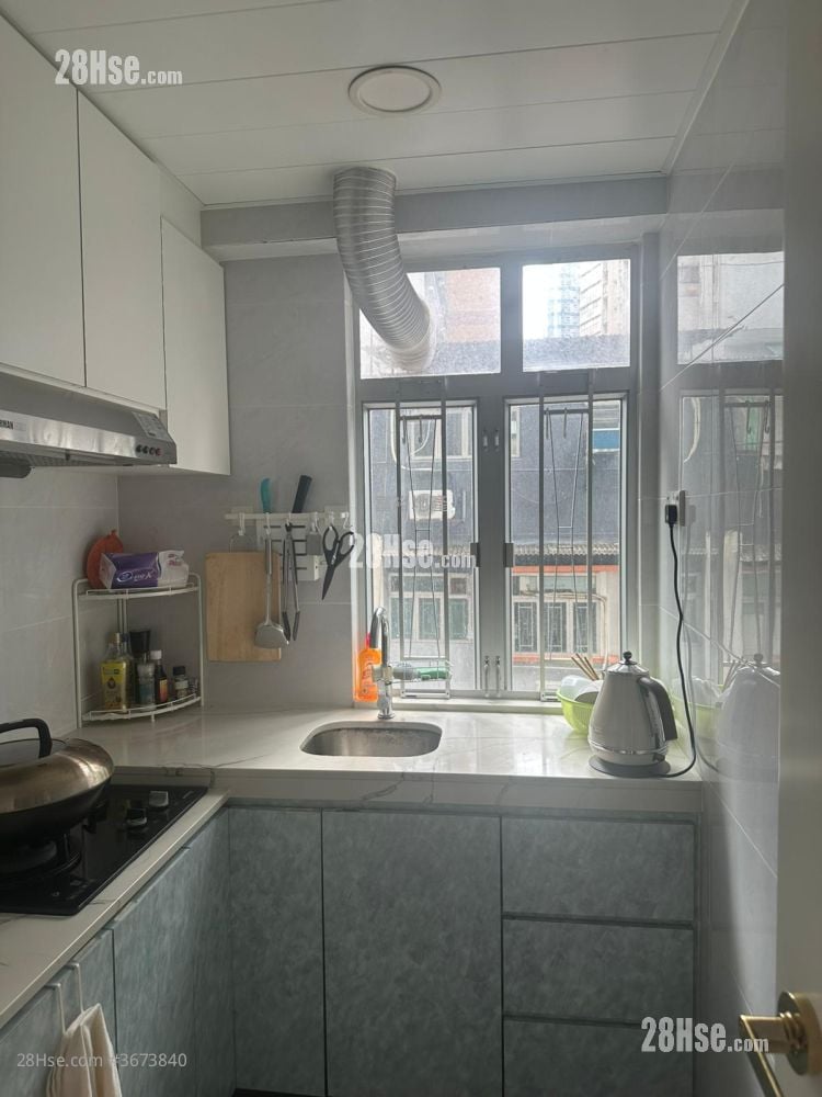 Kam Fung Building Sell 1 Bedroom , 1 Bathroom 266 ft²
