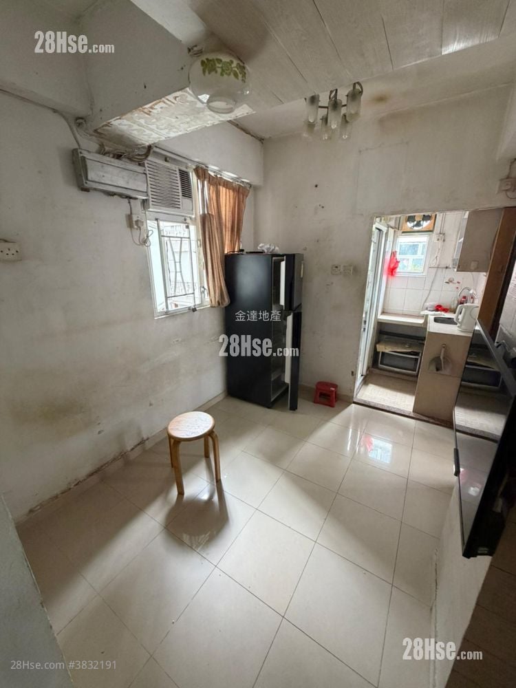 Selective Building Sell 1 Bedroom , 1 Bathroom 241 ft²