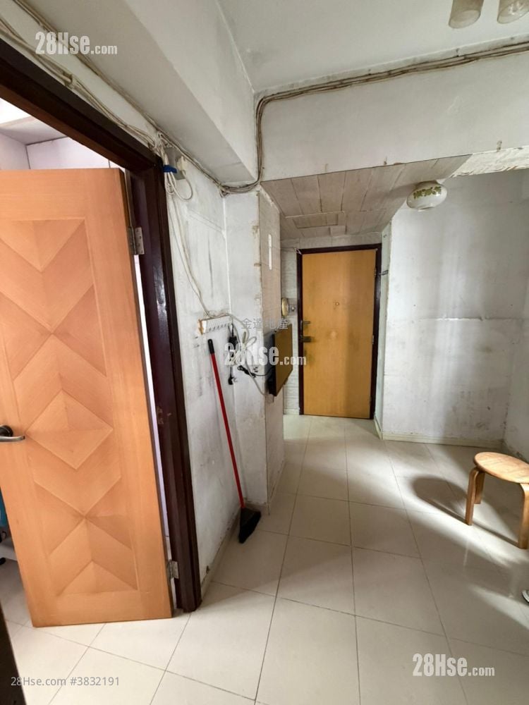 Selective Building Sell 1 Bedroom , 1 Bathroom 241 ft²