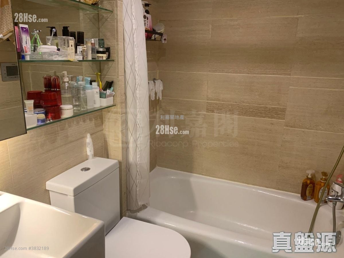 Grand Waterfront Sell 805 ft²