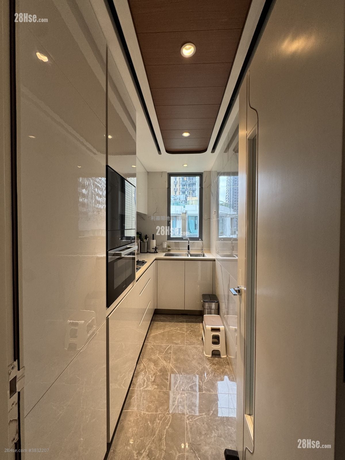 Monaco One Sell 3 Bedrooms , 2 Bathrooms 728 ft²