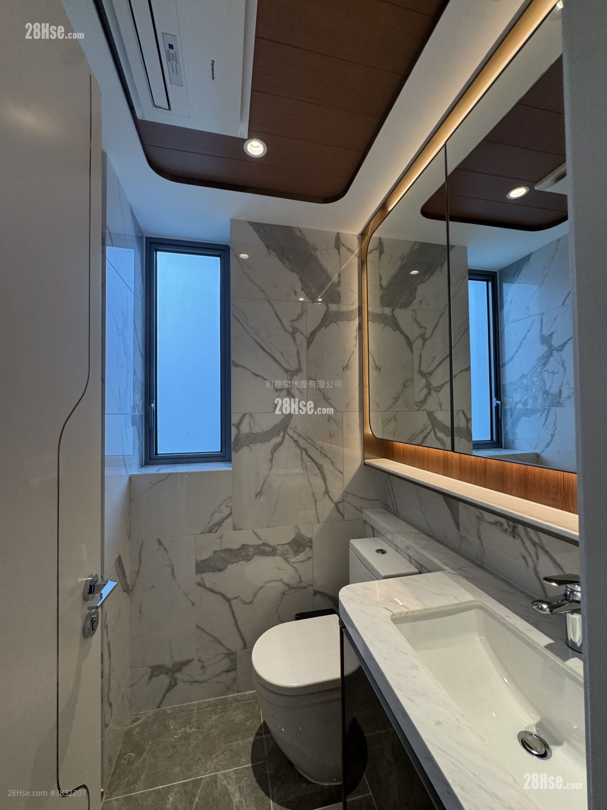 Monaco One Sell 3 Bedrooms , 2 Bathrooms 728 ft²