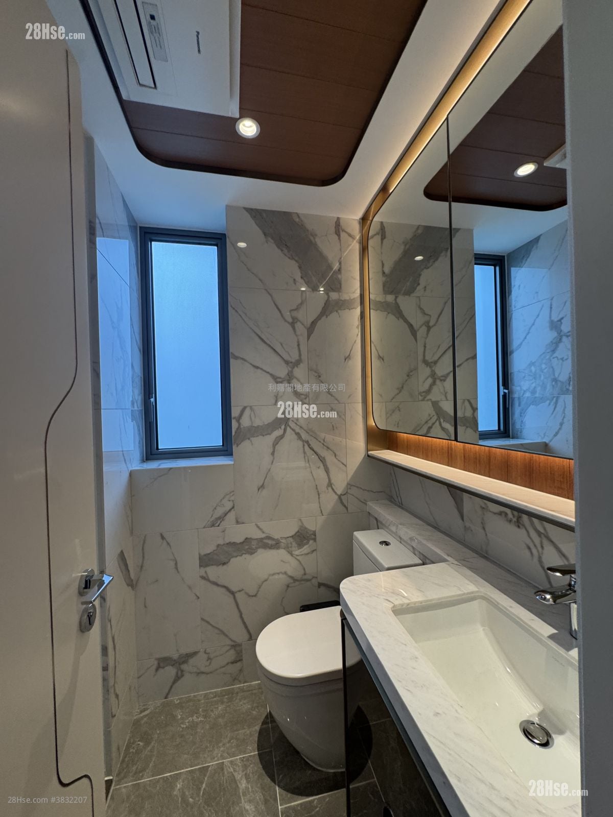 Monaco One Sell 3 Bedrooms , 2 Bathrooms 728 ft²