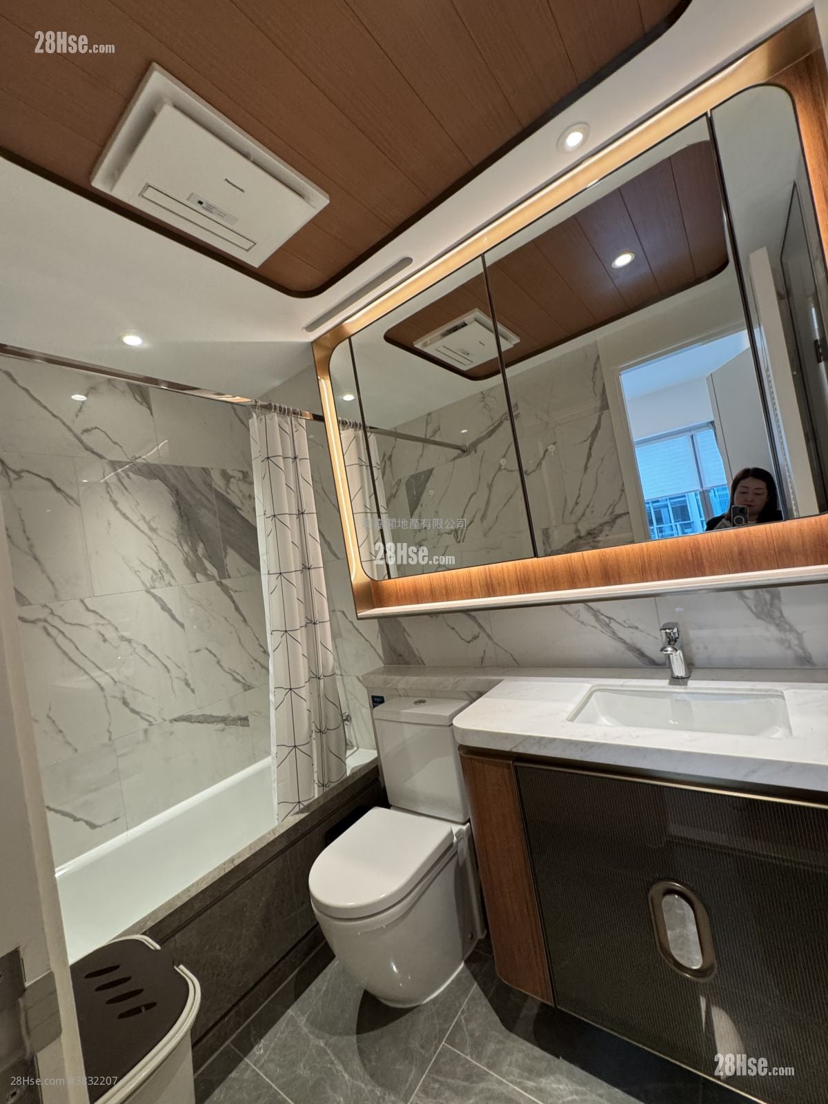 Monaco One Sell 3 Bedrooms , 2 Bathrooms 728 ft²