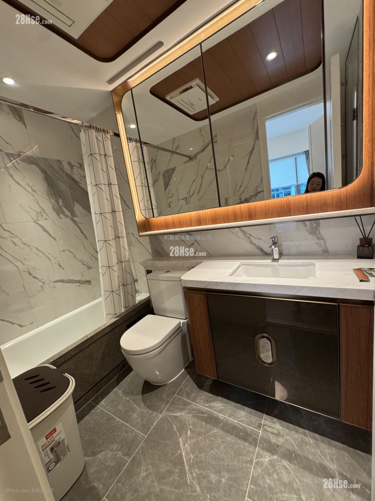 Monaco One Sell 3 Bedrooms , 2 Bathrooms 728 ft²