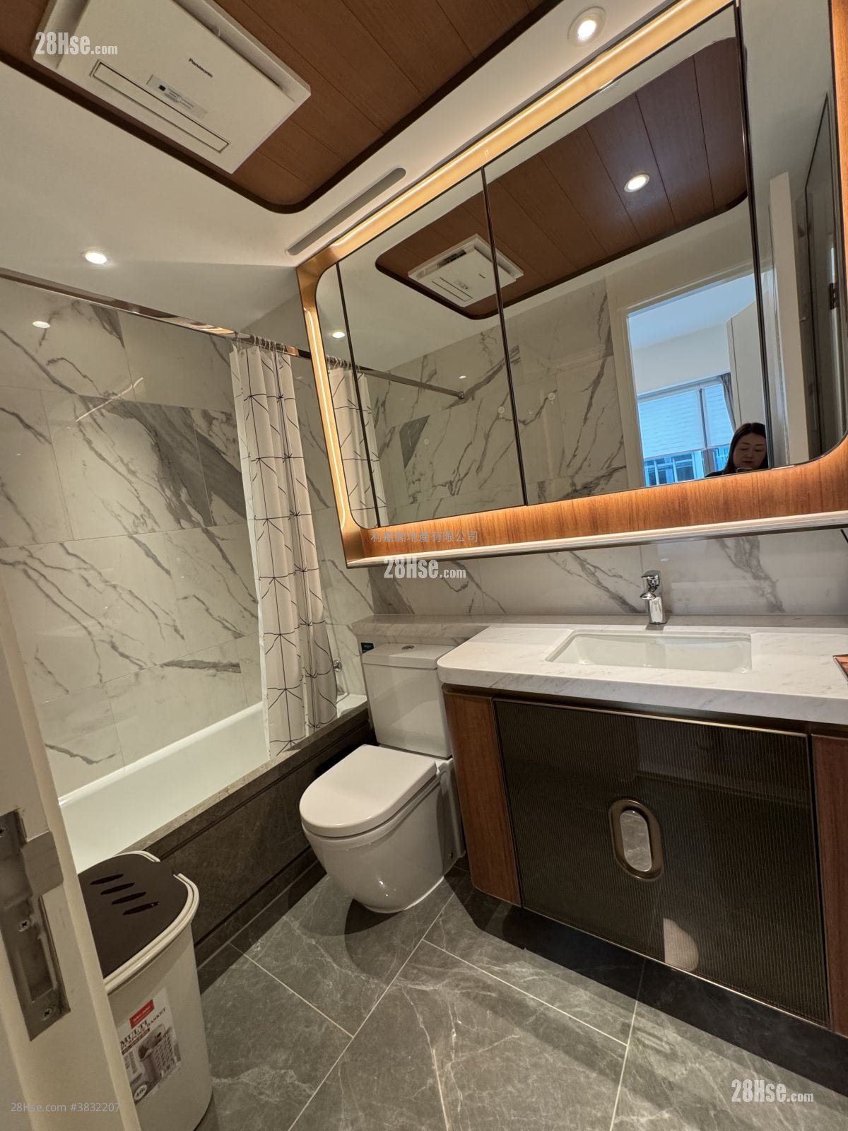 Monaco One Sell 3 Bedrooms , 2 Bathrooms 728 ft²