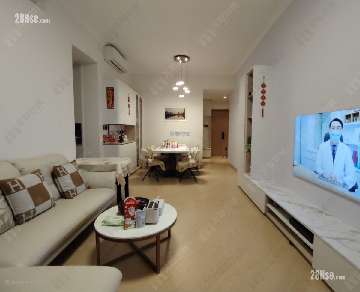 Lp10 Sell 4 Bedrooms , 2 Bathrooms 1,203 ft²