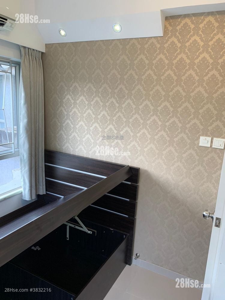 Golden Lion Garden Sell 2 Bedrooms , 1 Bathroom 306 ft²