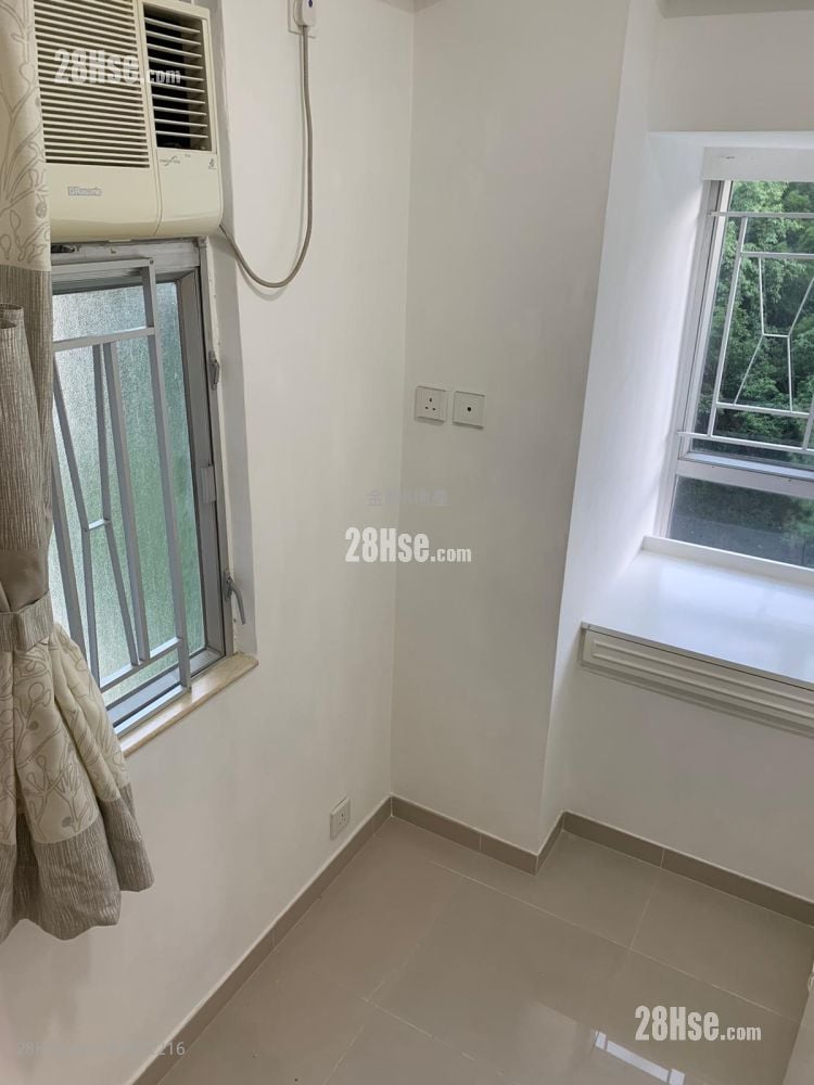 Golden Lion Garden Sell 2 Bedrooms , 1 Bathroom 306 ft²