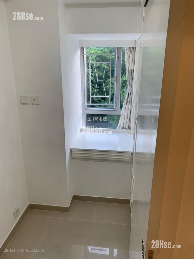 Golden Lion Garden Sell 2 Bedrooms , 1 Bathroom 306 ft²