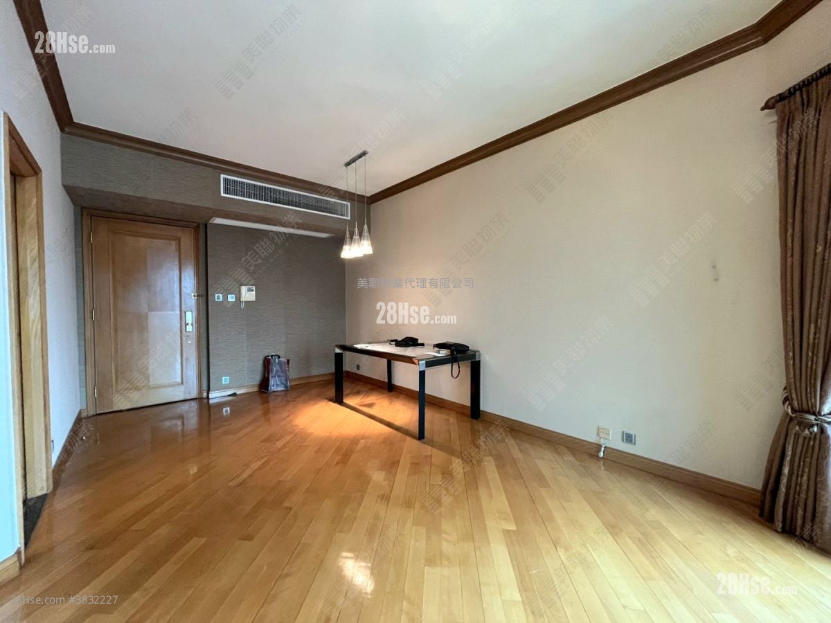 Ellery Terrace Sell 3 Bedrooms , 2 Bathrooms 913 ft²