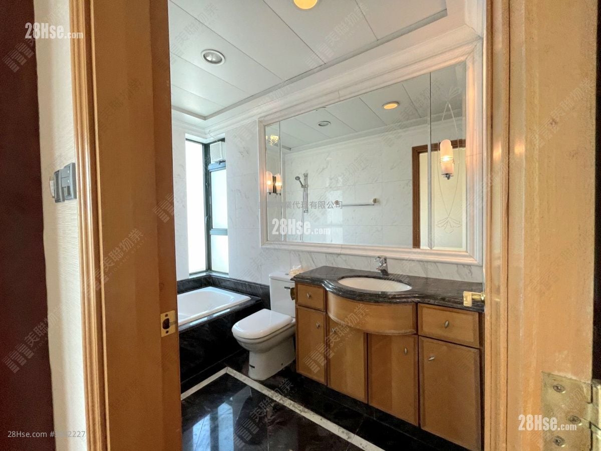 Ellery Terrace Sell 3 Bedrooms , 2 Bathrooms 913 ft²