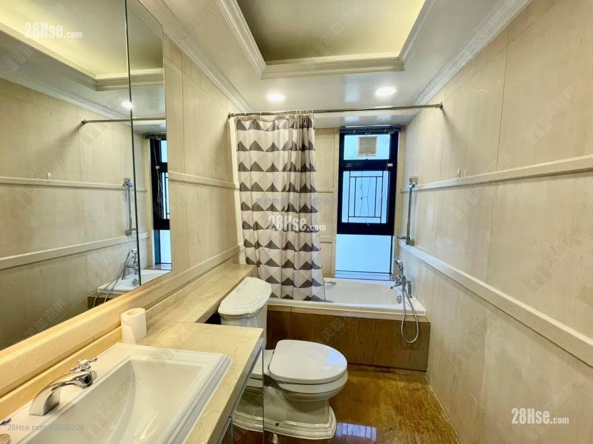 King's Park Hill Sell 2 Bedrooms , 3 Bathrooms 1,215 ft²