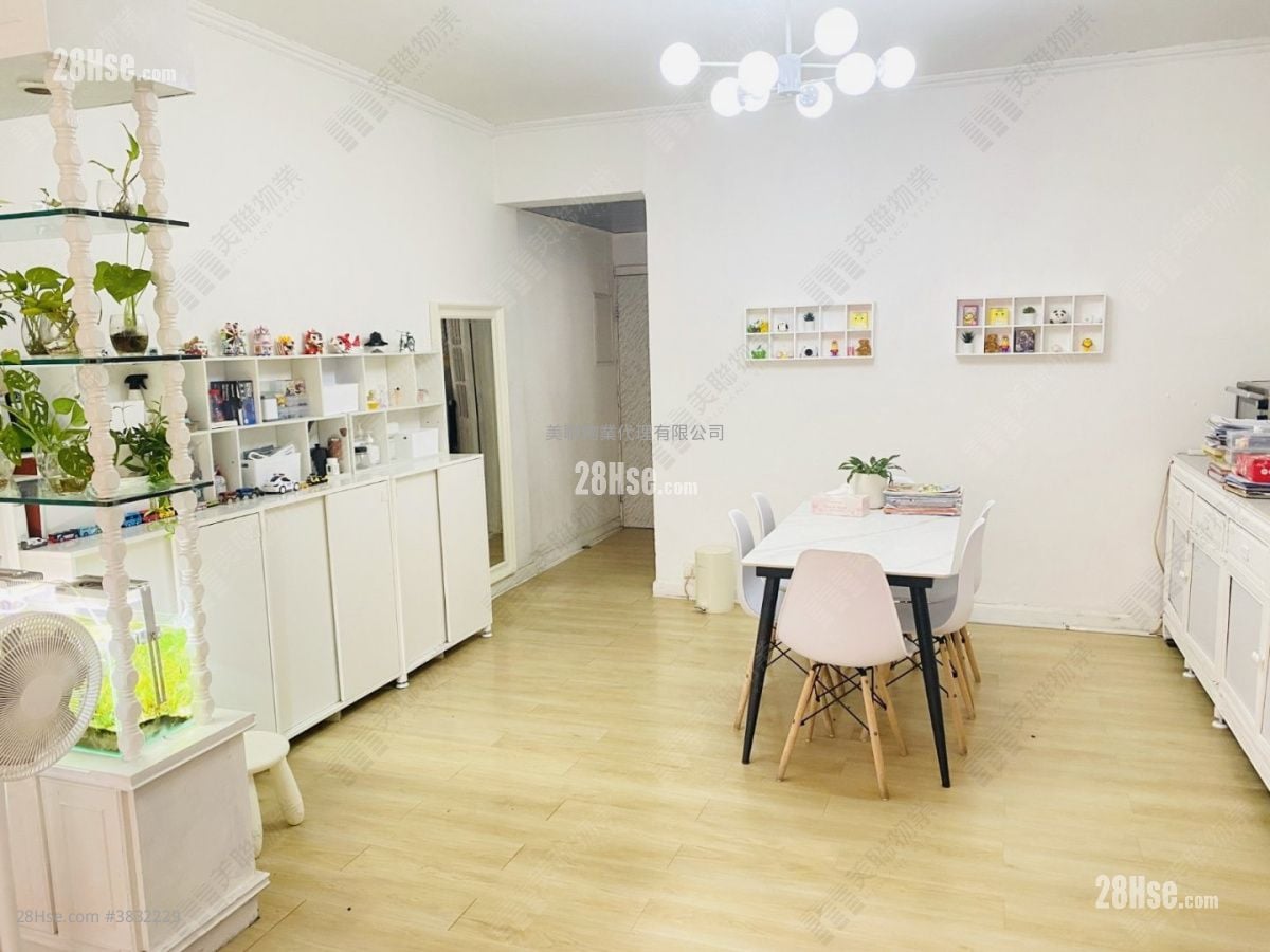 Mandarin Court Sell 3 Bedrooms , 2 Bathrooms 1,259 ft²