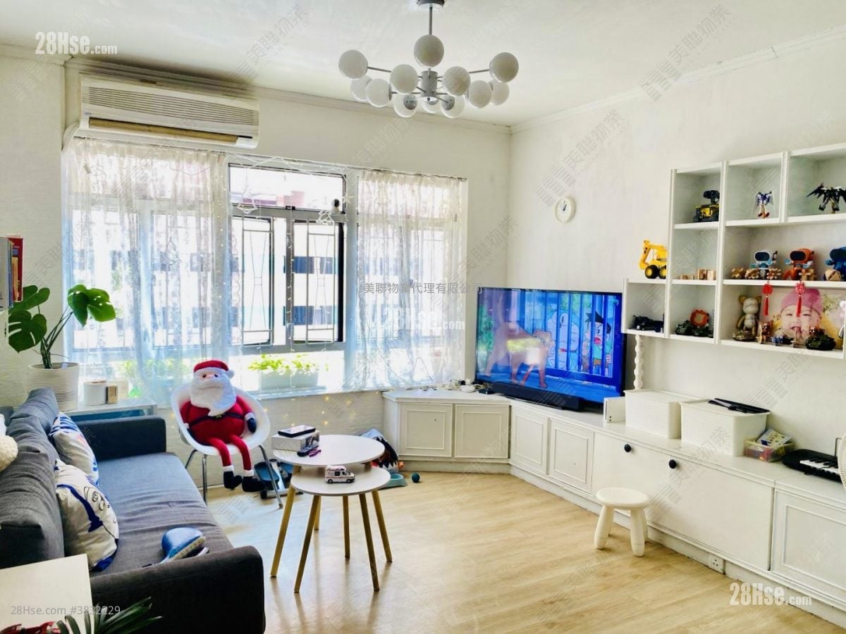Mandarin Court Sell 3 Bedrooms , 2 Bathrooms 1,259 ft²