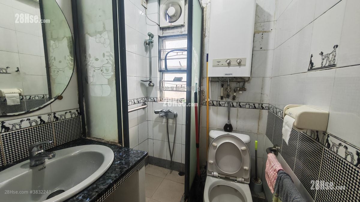 Yiu Po Mansion Sell 2 Bedrooms , 1 Bathroom 368 ft²