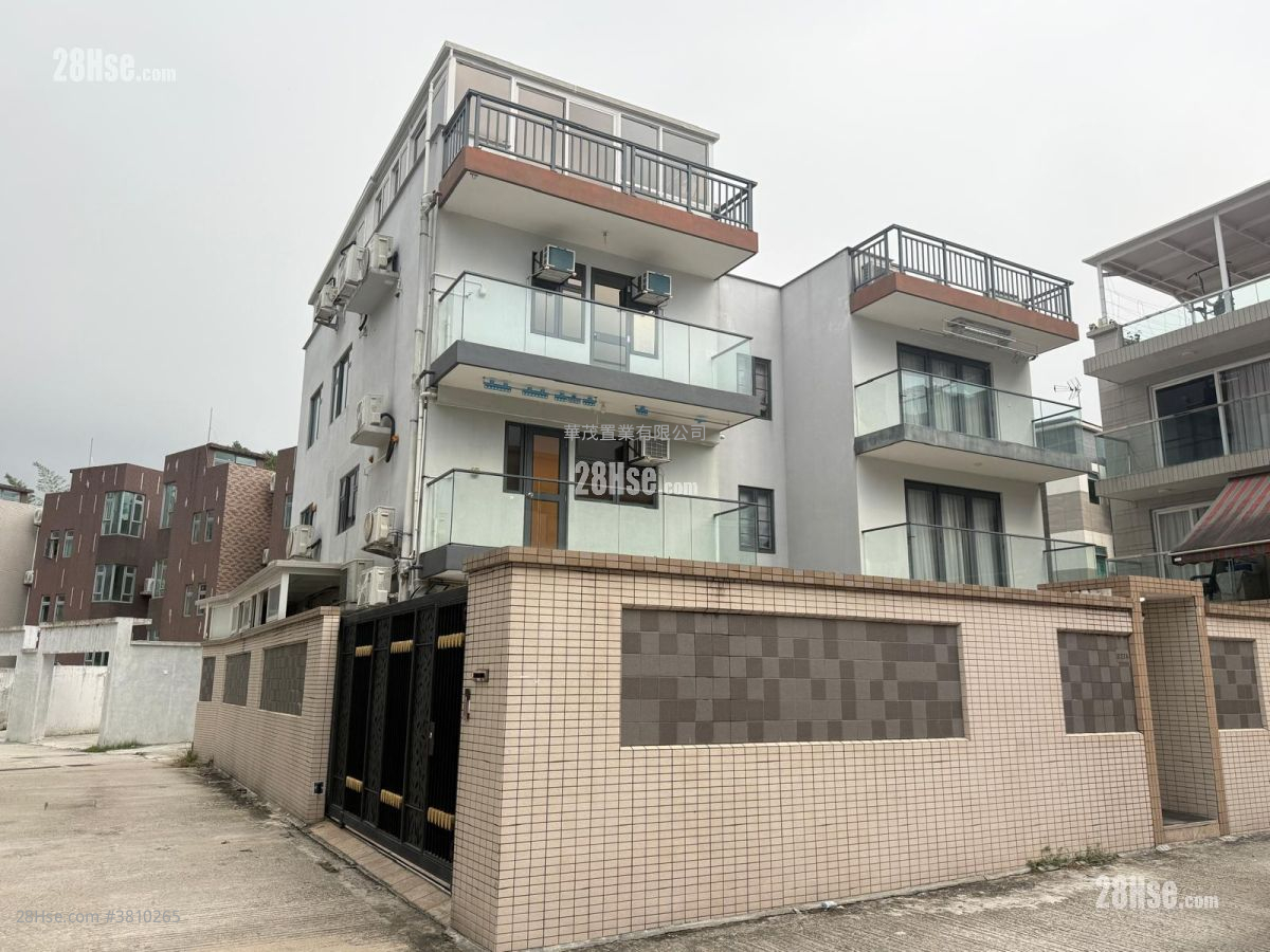 Village Rental 4 Bedrooms , 1 Bathroom 630 ft²