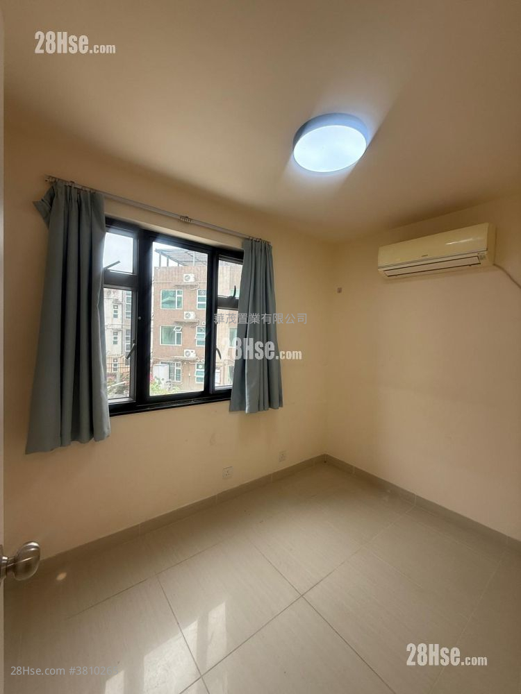 Village Rental 4 Bedrooms , 1 Bathroom 630 ft²