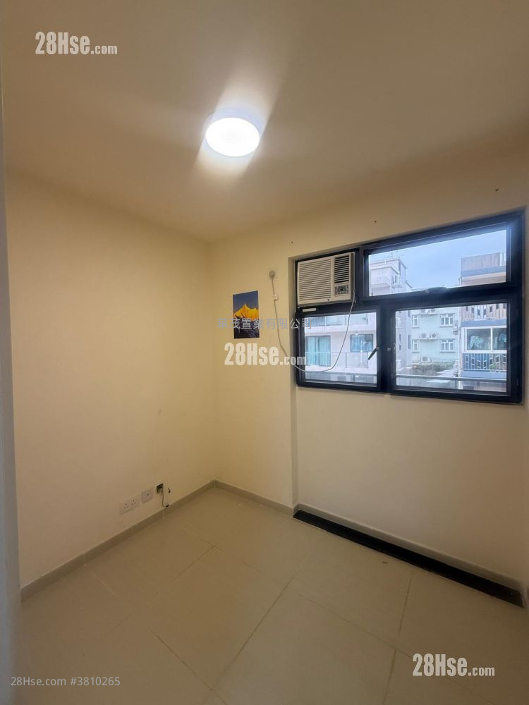 Village Rental 4 Bedrooms , 1 Bathroom 630 ft²