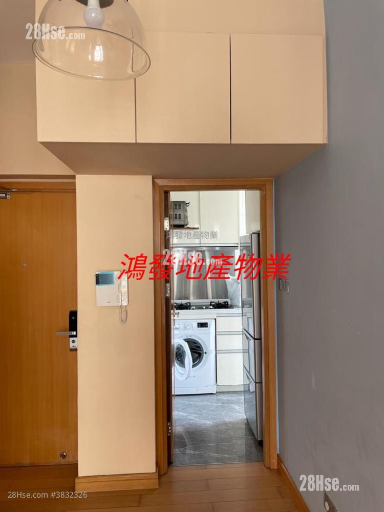 Sevilla Crest Sell 2 Bedrooms , 1 Bathroom 427 ft²