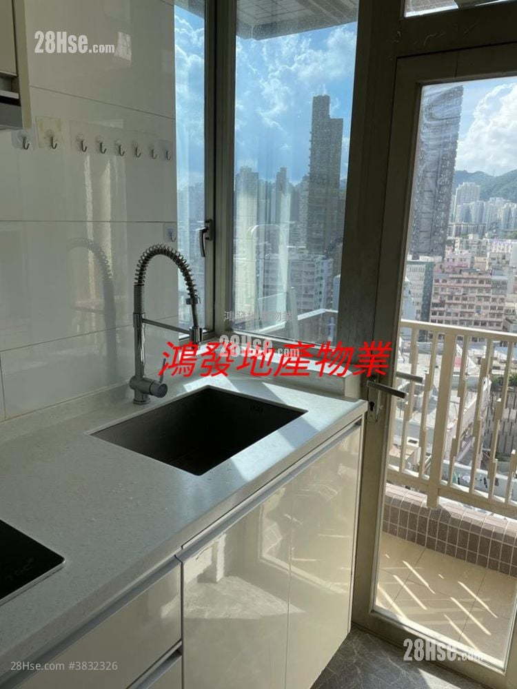 Sevilla Crest Sell 2 Bedrooms , 1 Bathroom 427 ft²