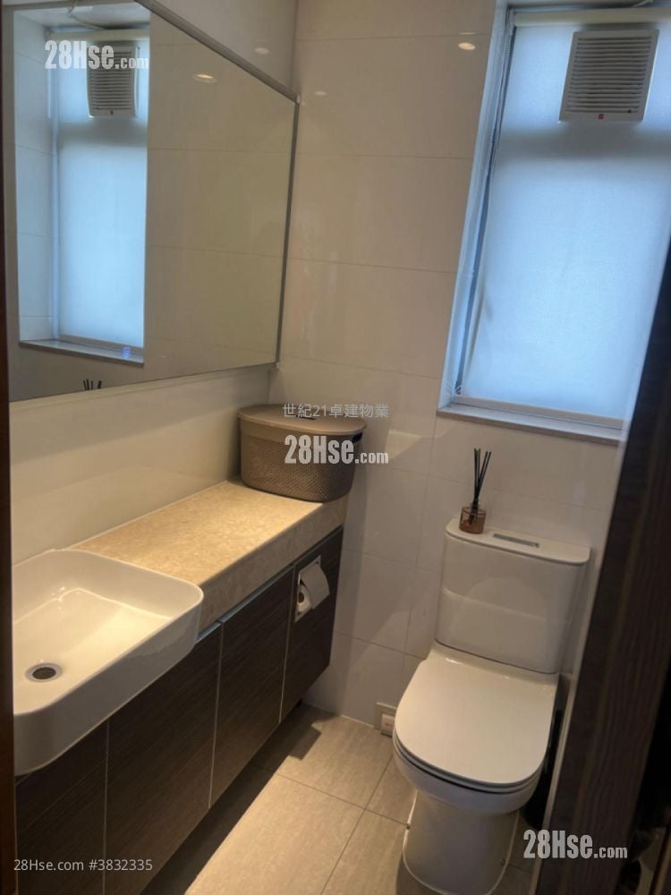 Jade Suites Sell 2 Bedrooms , 1 Bathroom 381 ft²