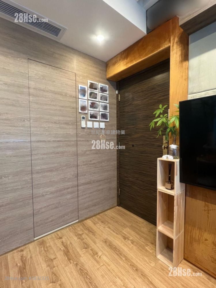 Jade Suites Sell 2 Bedrooms , 1 Bathroom 381 ft²