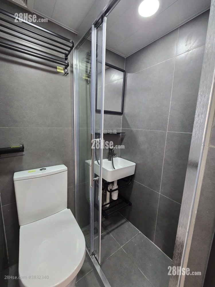 May Moon House Rental 3 Bedrooms , 1 Bathroom 100 ft²