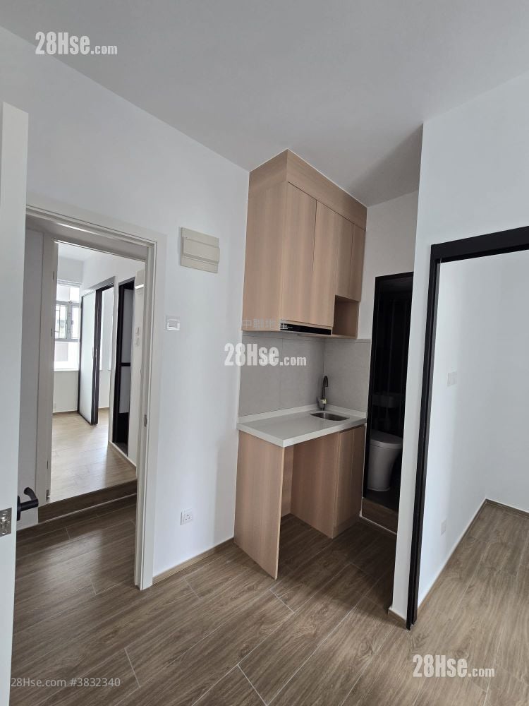 May Moon House Rental 3 Bedrooms , 1 Bathroom 100 ft²