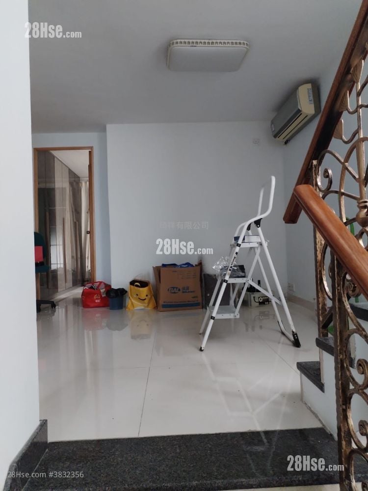 Village Sell 4 Bedrooms , 3 Bathrooms 2,100 ft²