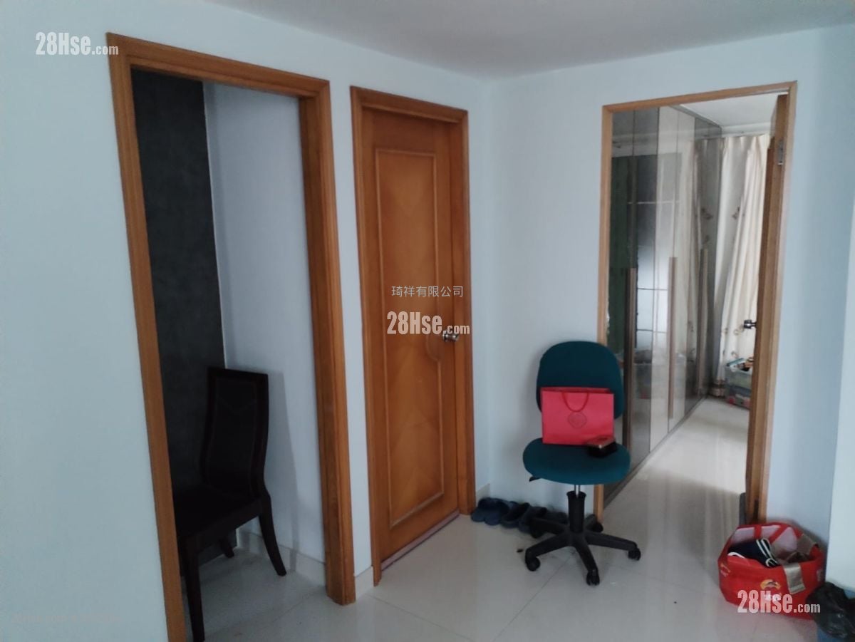 Village Sell 4 Bedrooms , 3 Bathrooms 2,100 ft²