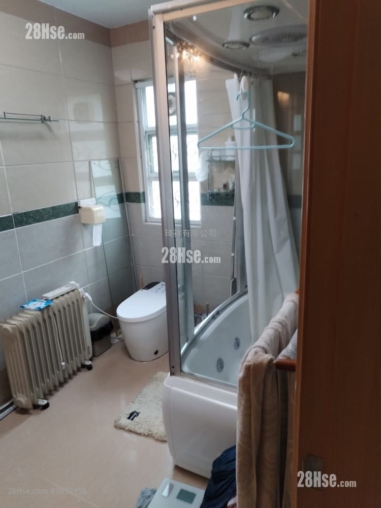 Village Sell 4 Bedrooms , 3 Bathrooms 2,100 ft²