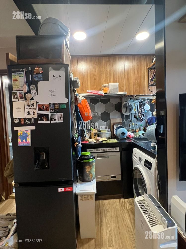 Shan Lai Court Sell 287 ft²