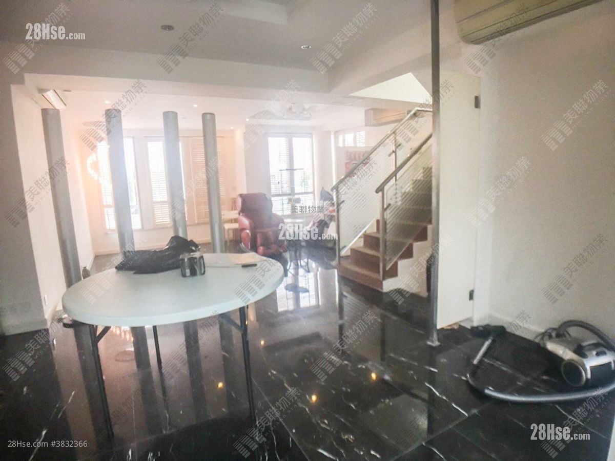 Rolling Hills Sell 3 Bedrooms , 4 Bathrooms 1,431 ft²