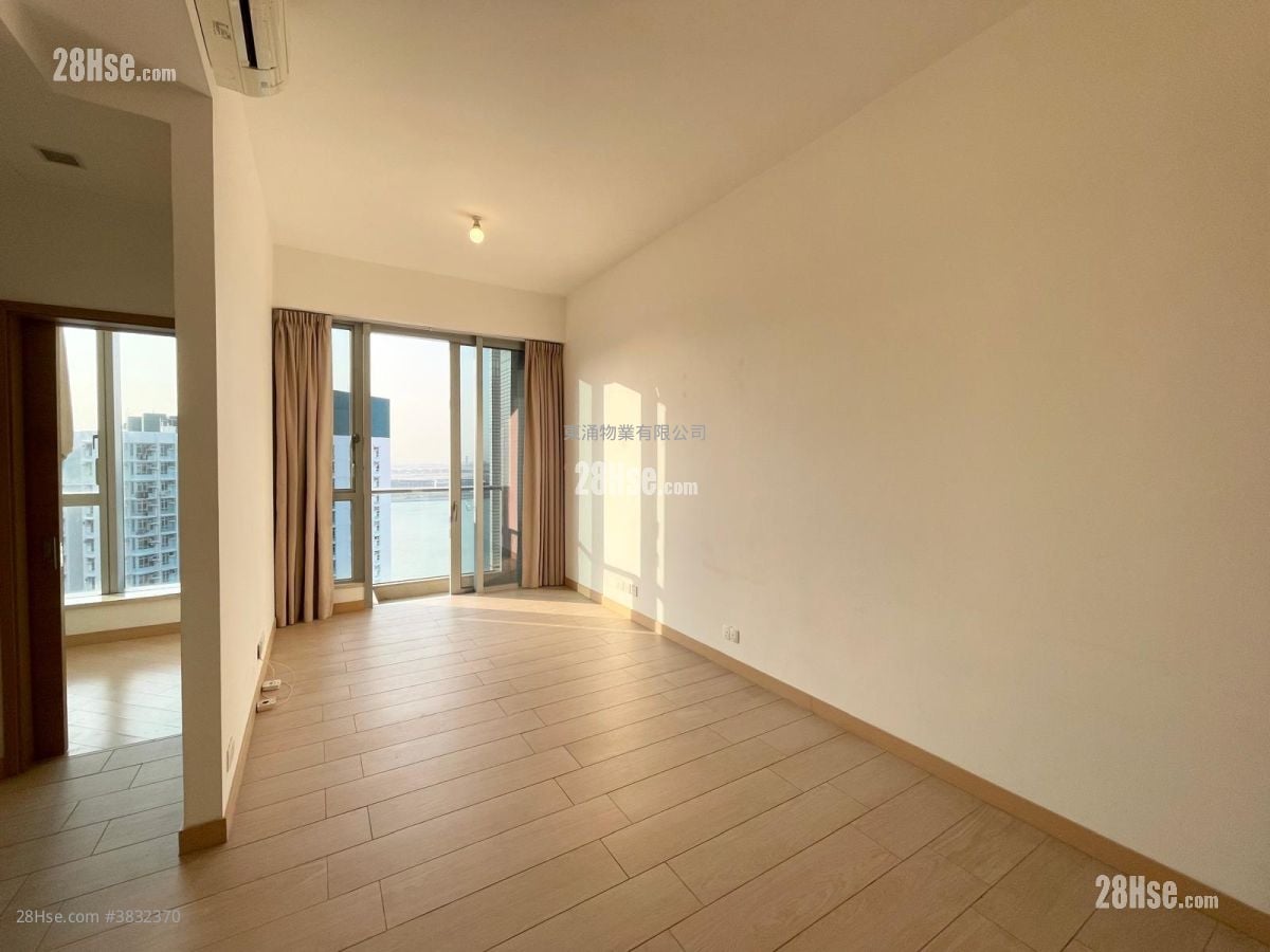 Century Link Rental 3 Bedrooms , 1 Bathroom 572 ft²