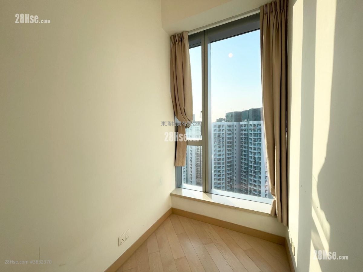 Century Link Rental 3 Bedrooms , 1 Bathroom 572 ft²