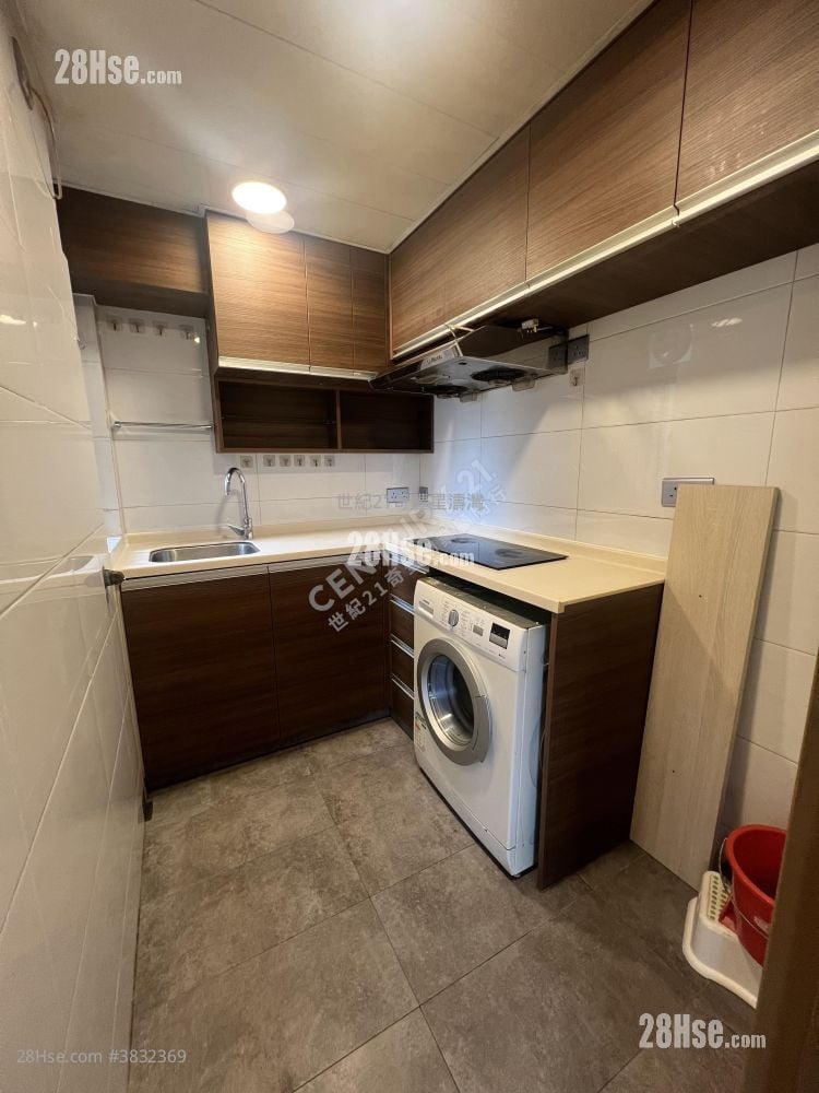 Sunshine City Rental 2 Bedrooms , 1 Bathroom 321 ft²