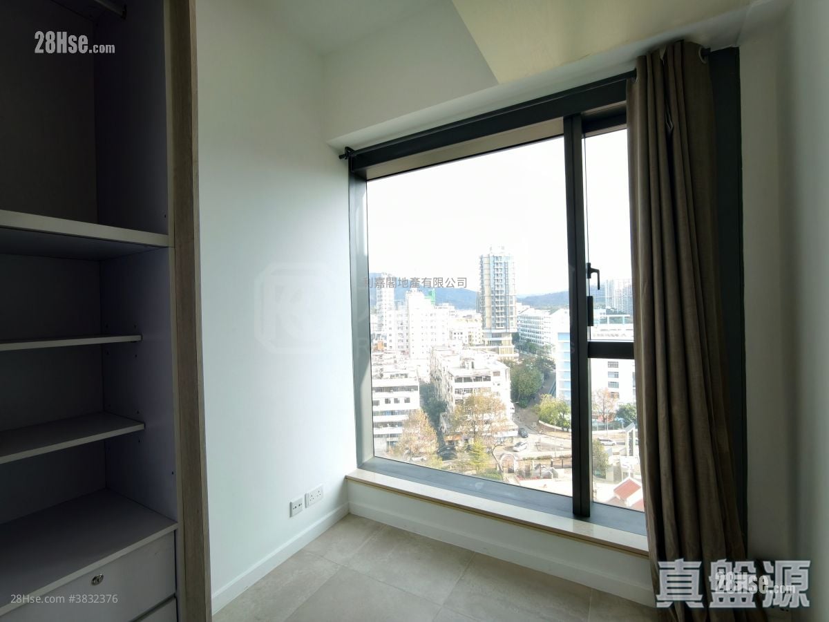 Mount One Rental 3 Bedrooms , 2 Bathrooms 846 ft²