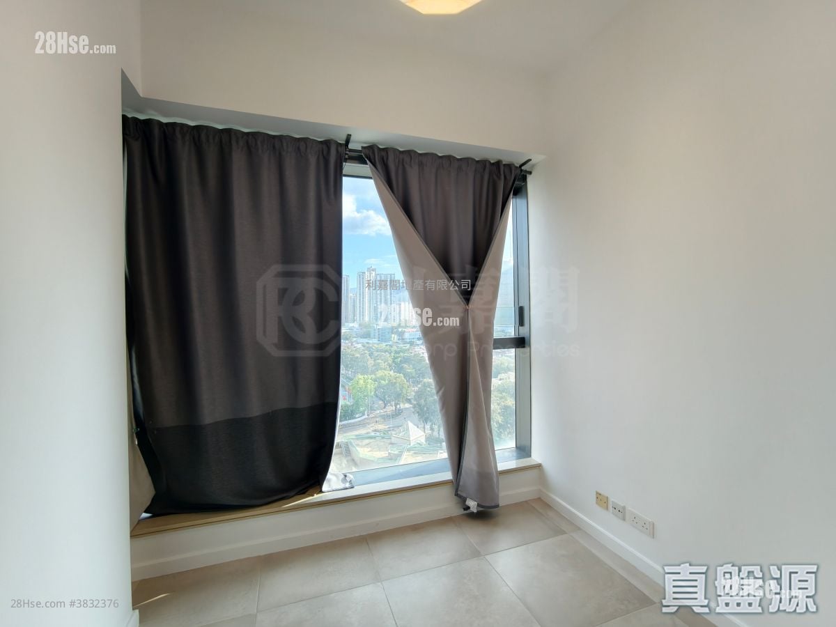 Mount One Rental 3 Bedrooms , 2 Bathrooms 846 ft²