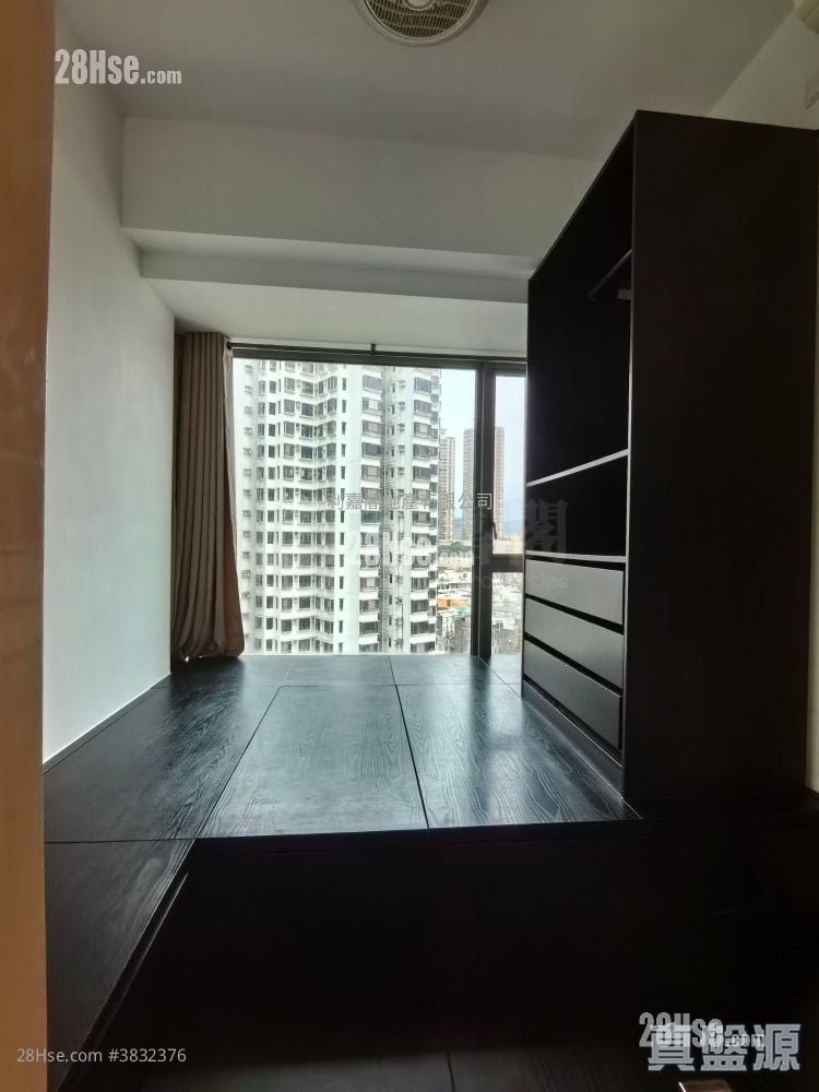 Mount One Rental 3 Bedrooms , 2 Bathrooms 846 ft²